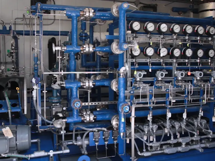 Ammonia Synthesis at Low Pressure