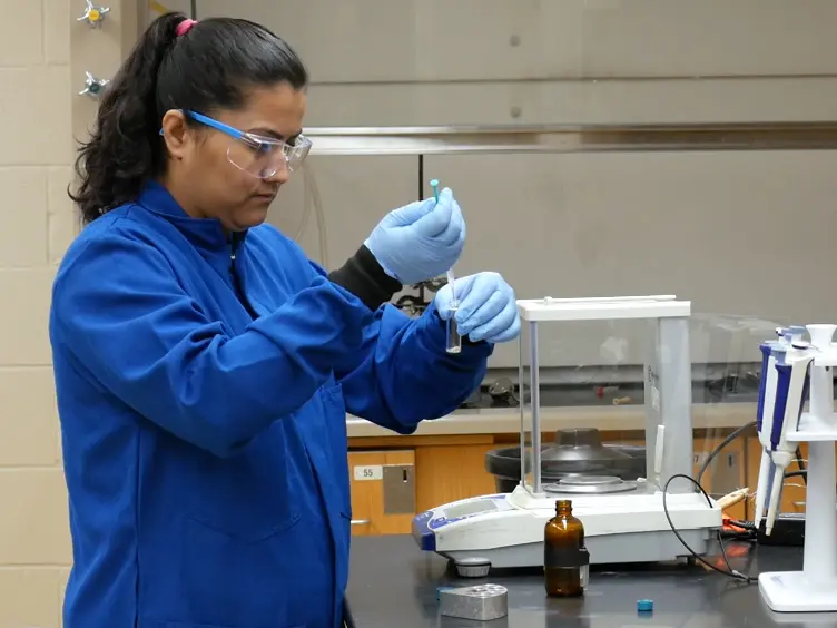 Achieving Moderate Pressures in Sealed Vessels Using Dry Ice As a Solid CO<sub>2</sub> Source