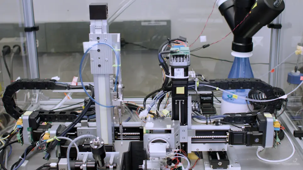 Cryo-Electron Microscopic Grid Preparation for Time-Resolved Studies using a Novel Robotic System, Spotiton