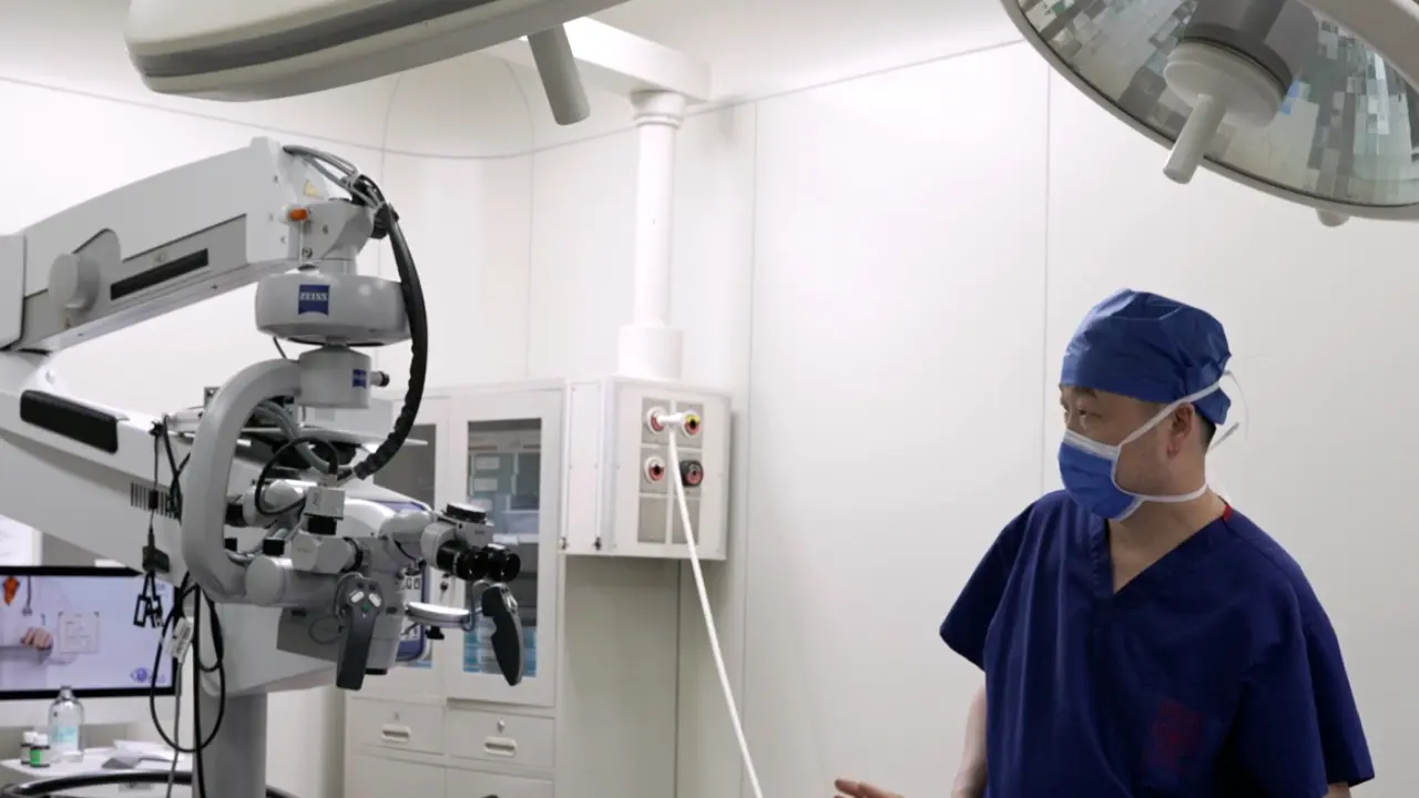 Microscopic Varicocelectomy under Local Anesthesia as the Treatment of Varicocele